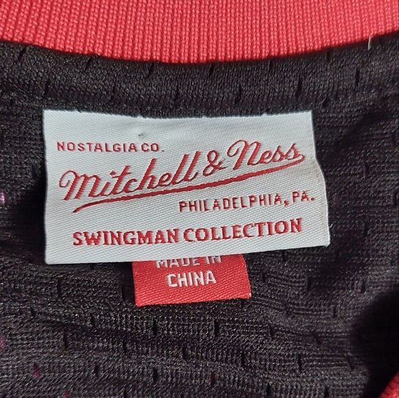 Toronto Raptors Vince Carters 99-00 Jersey - Picture 6 of 9